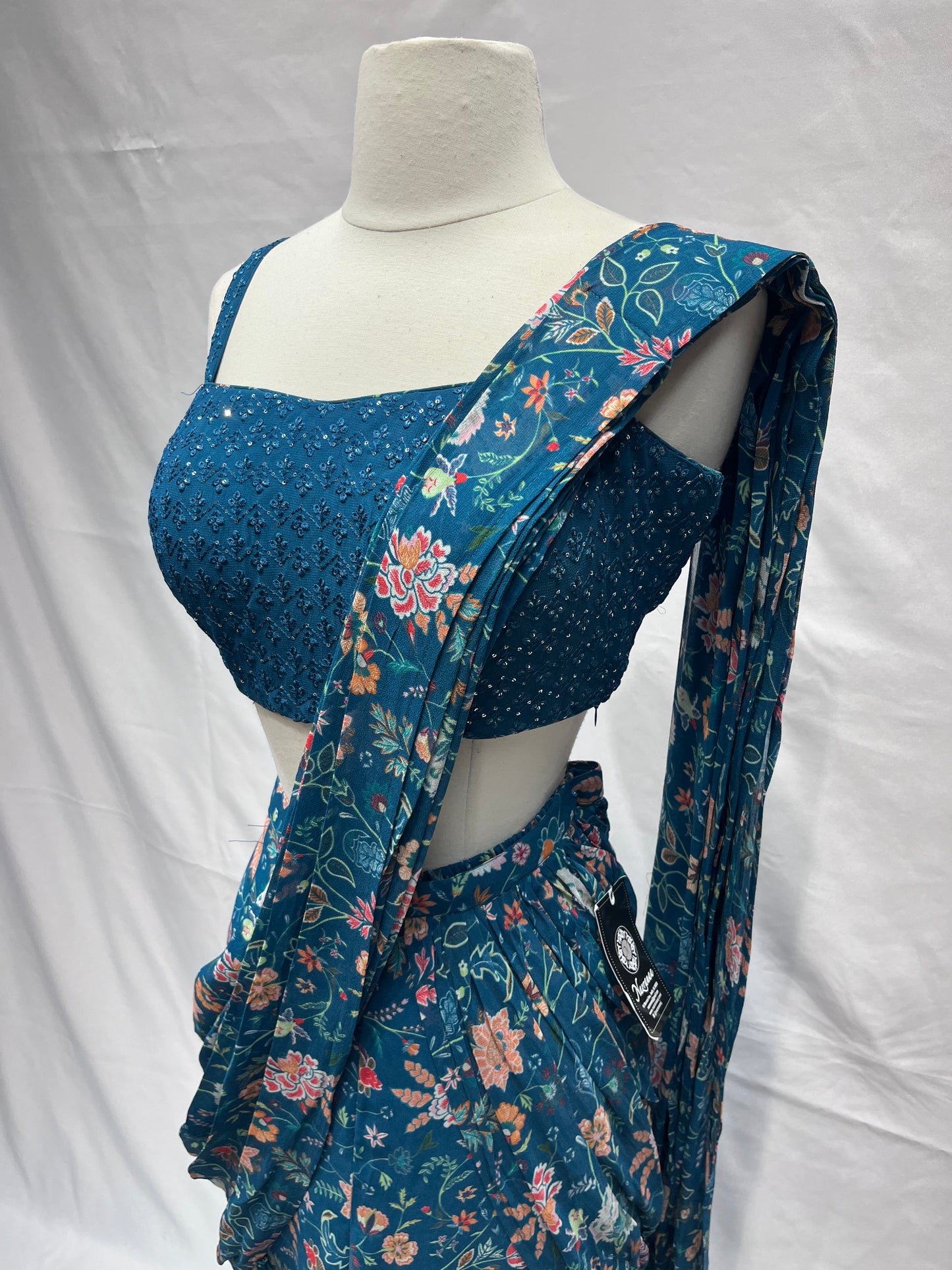 Pre-Stitched Saree W/ Readymade Blouse - D029