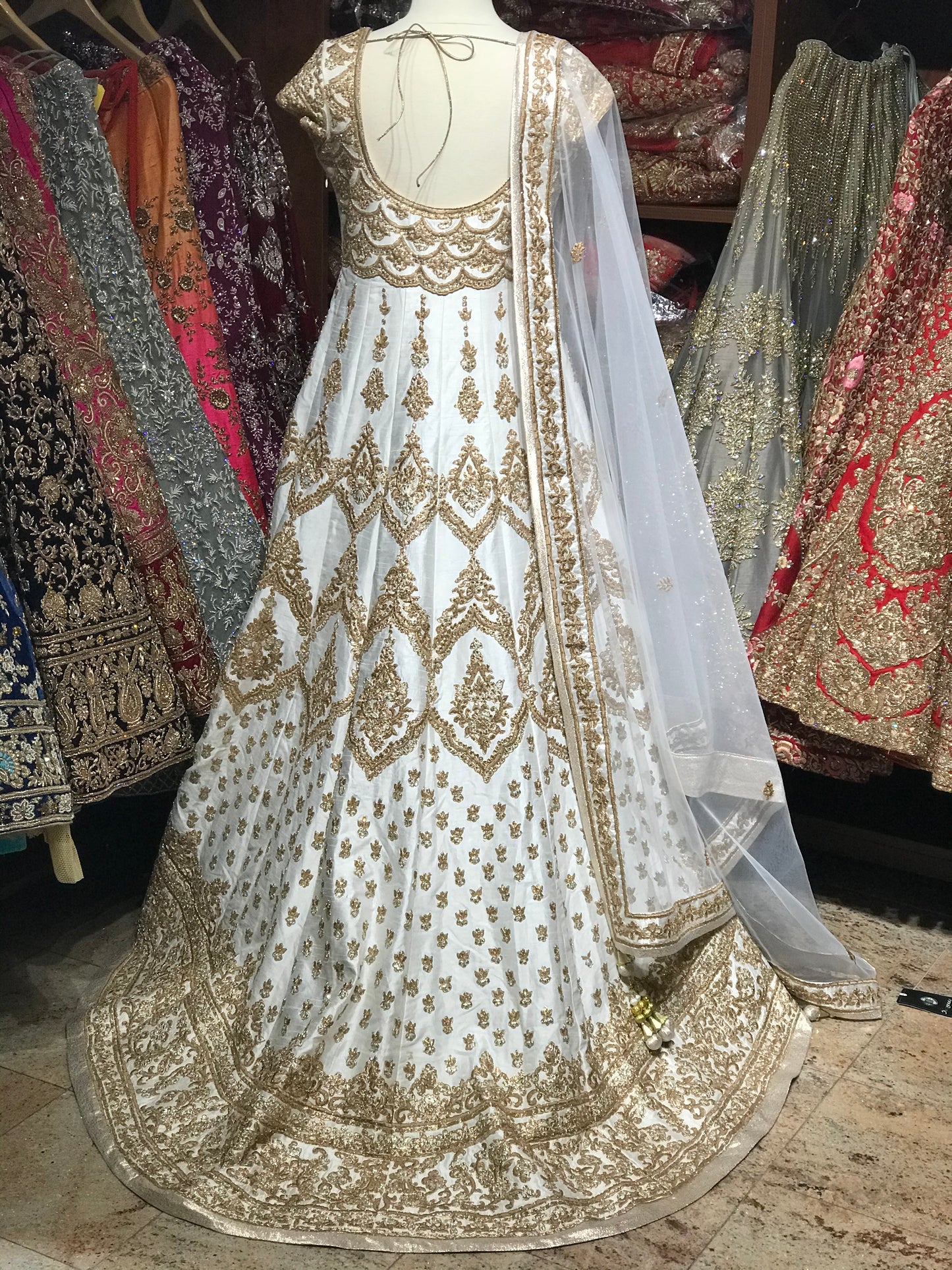 White Gold Size 38 Lacha