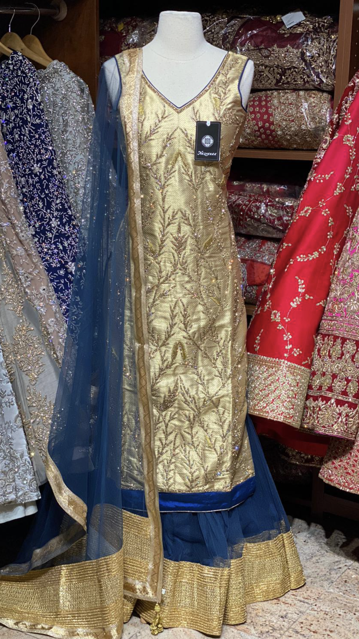 Gold Navy Size 38 Lacha