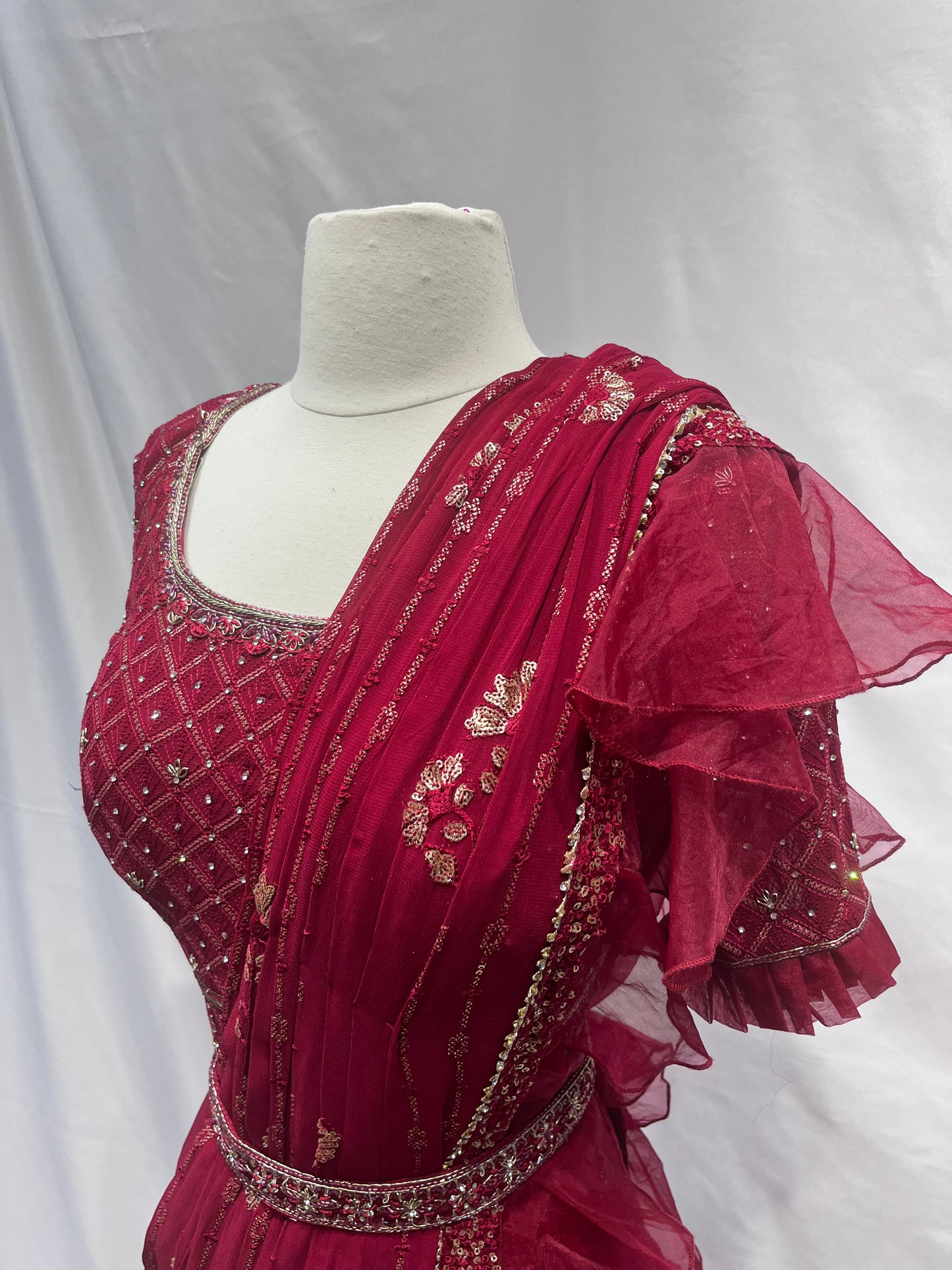 Pre-Stitched Saree W/ Readymade Blouse - D036