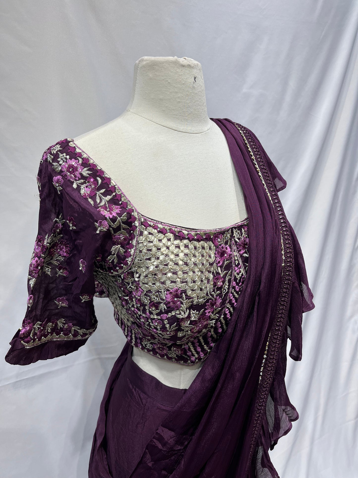 Pre-Stitched Saree W/ Readymade Blouse - D039