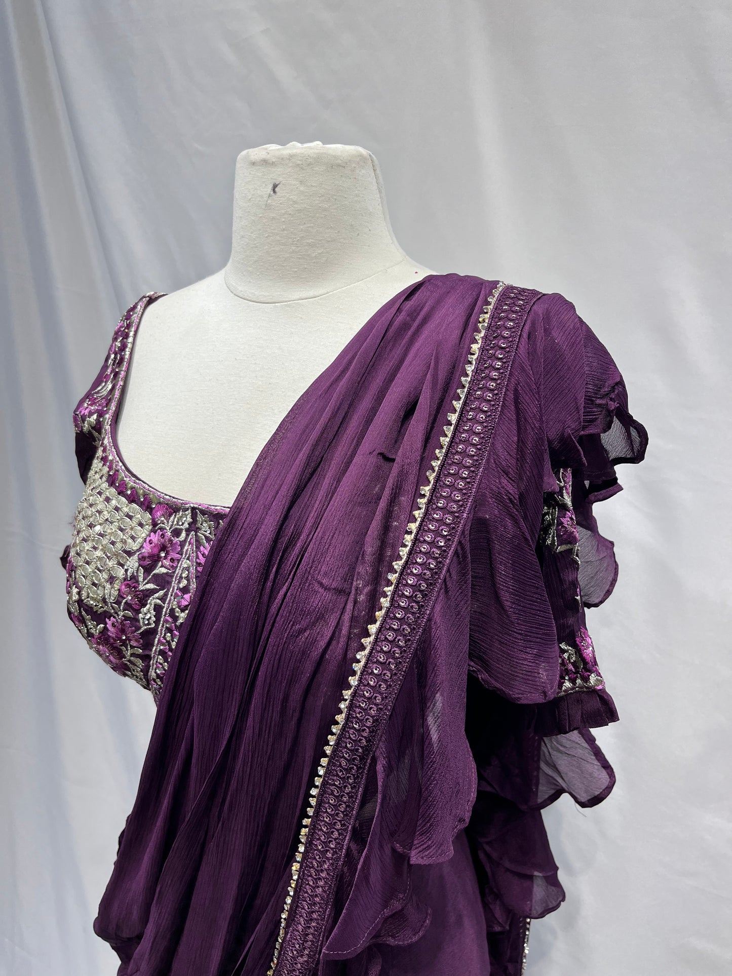 Pre-Stitched Saree W/ Readymade Blouse - D039