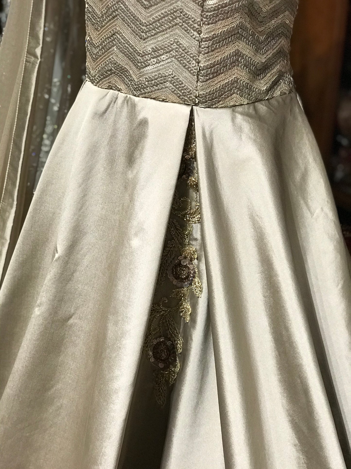 Gold Grey Size 38 Gown