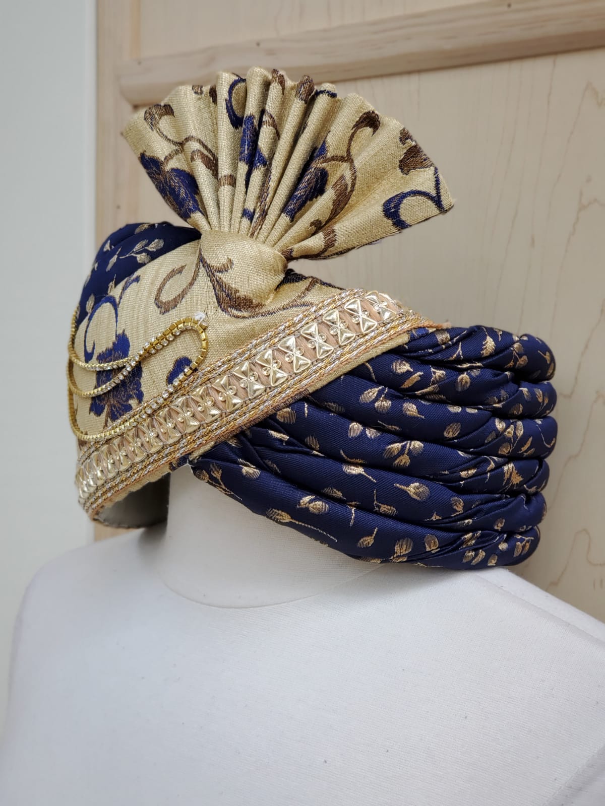 Navy Gold Safa