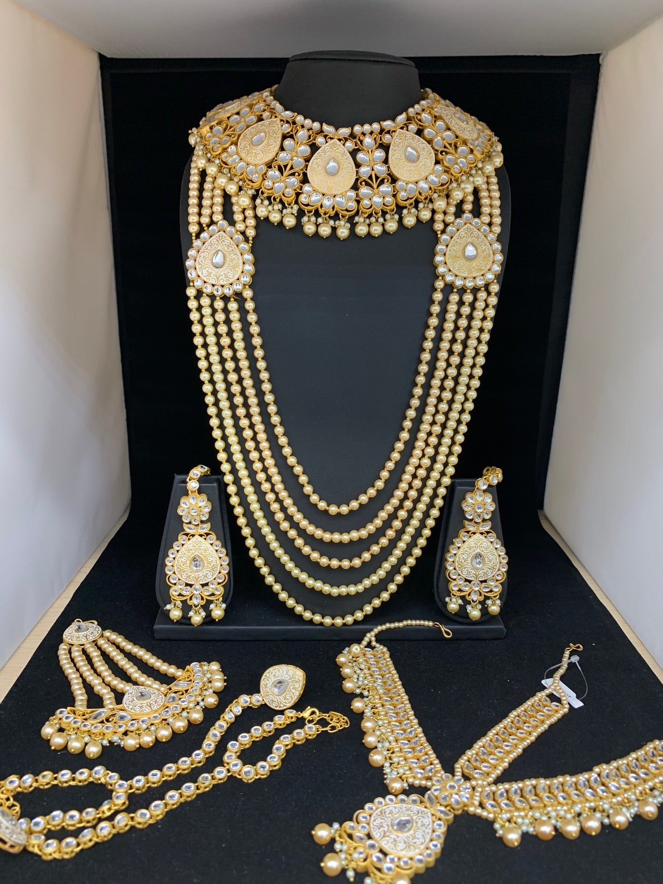 Amreen Kundan Meenakari Bridal Set