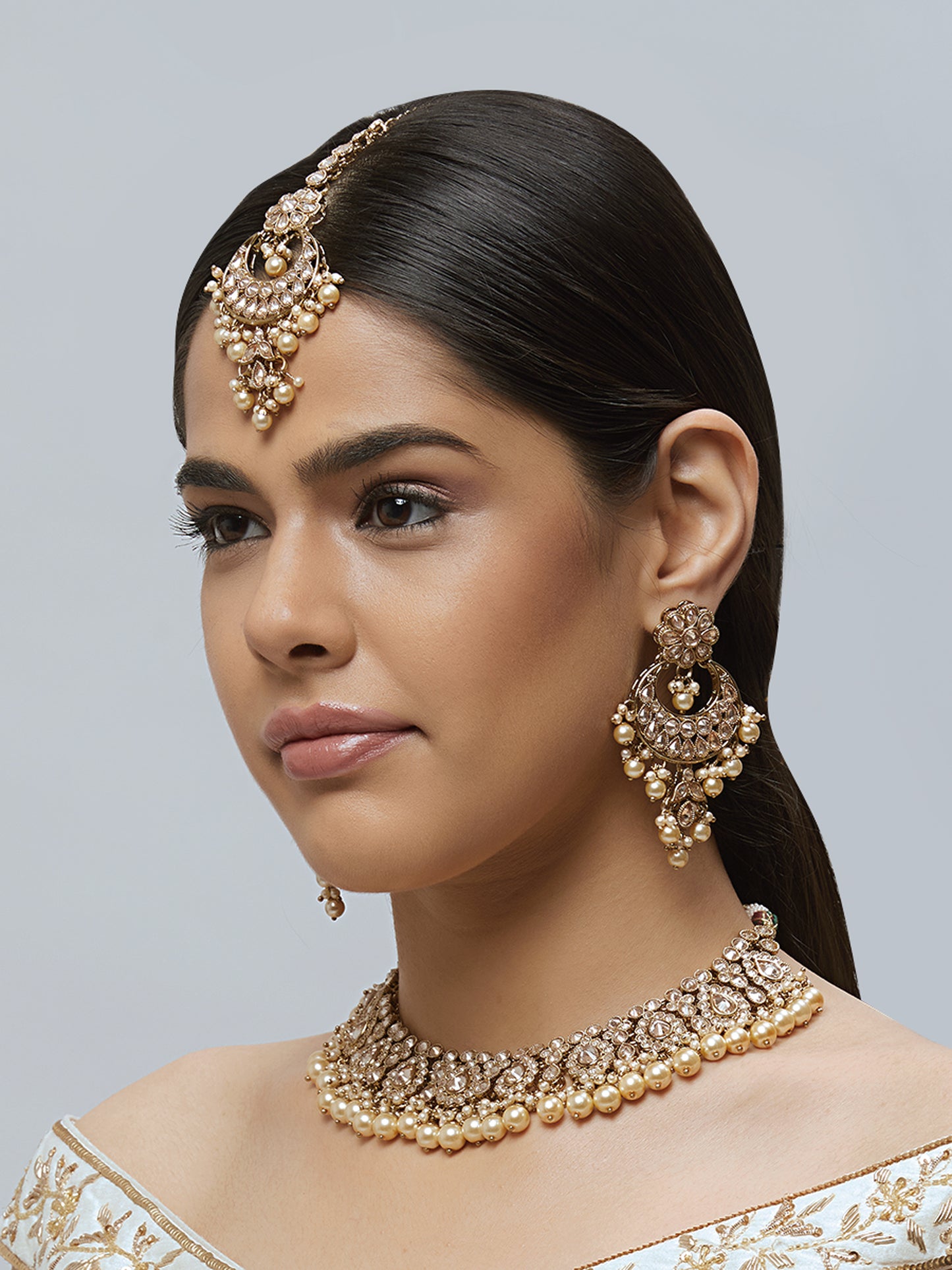 Kundan Necklace Set W/Earrings & Mang Tikka NSD5