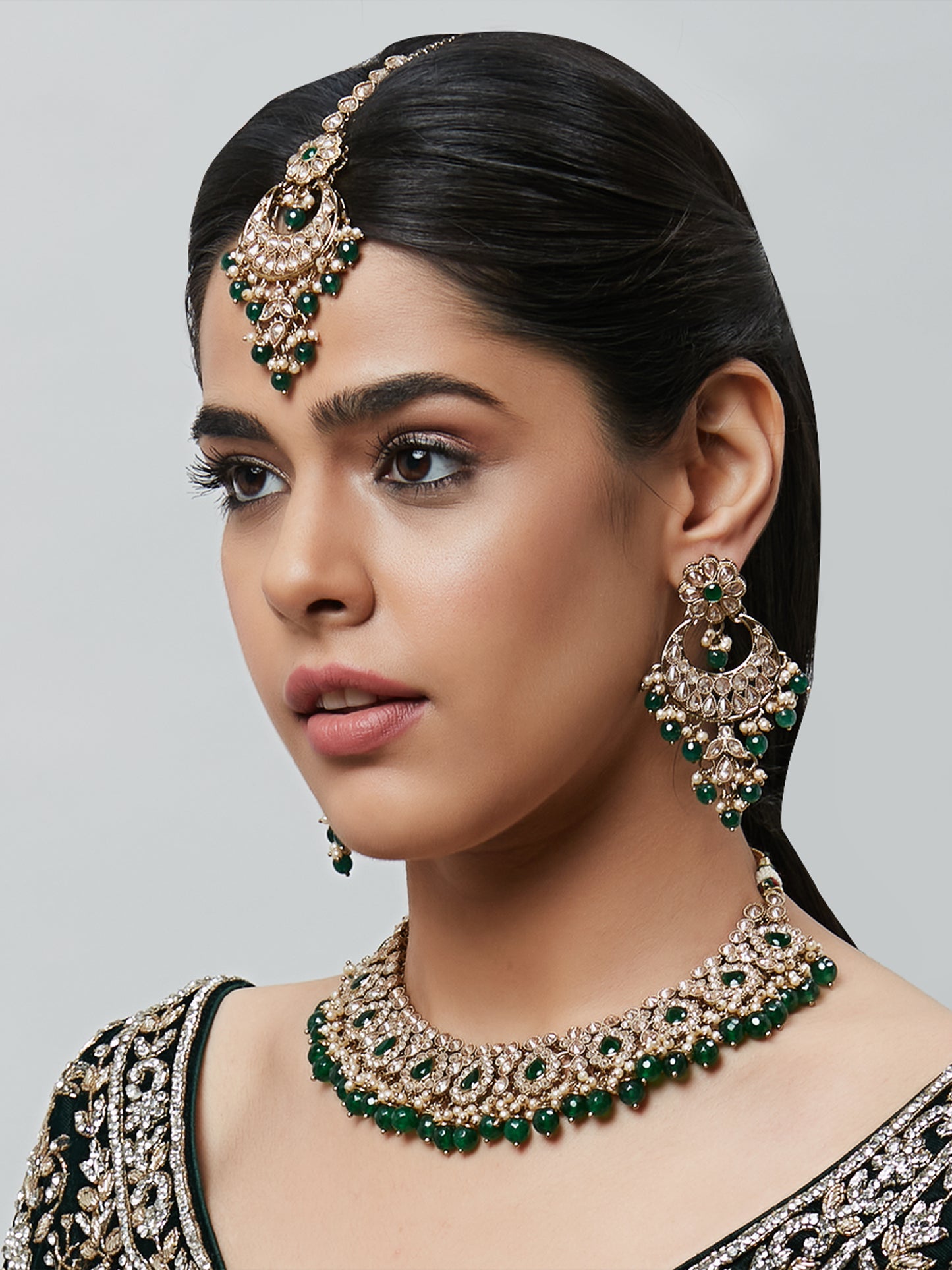 Kundan Necklace Set W/Earrings & Mang Tikka NSD5