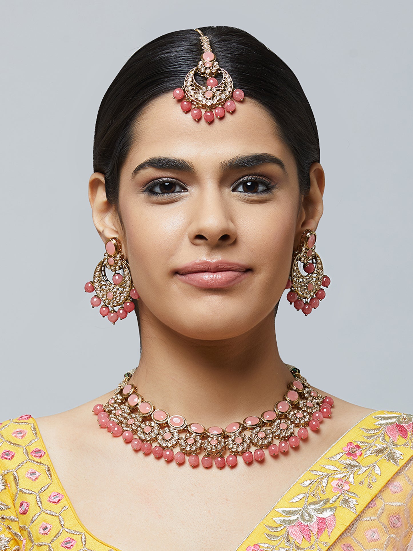 Kundan Necklace Set W/Earrings & Mang Tikka NSD7