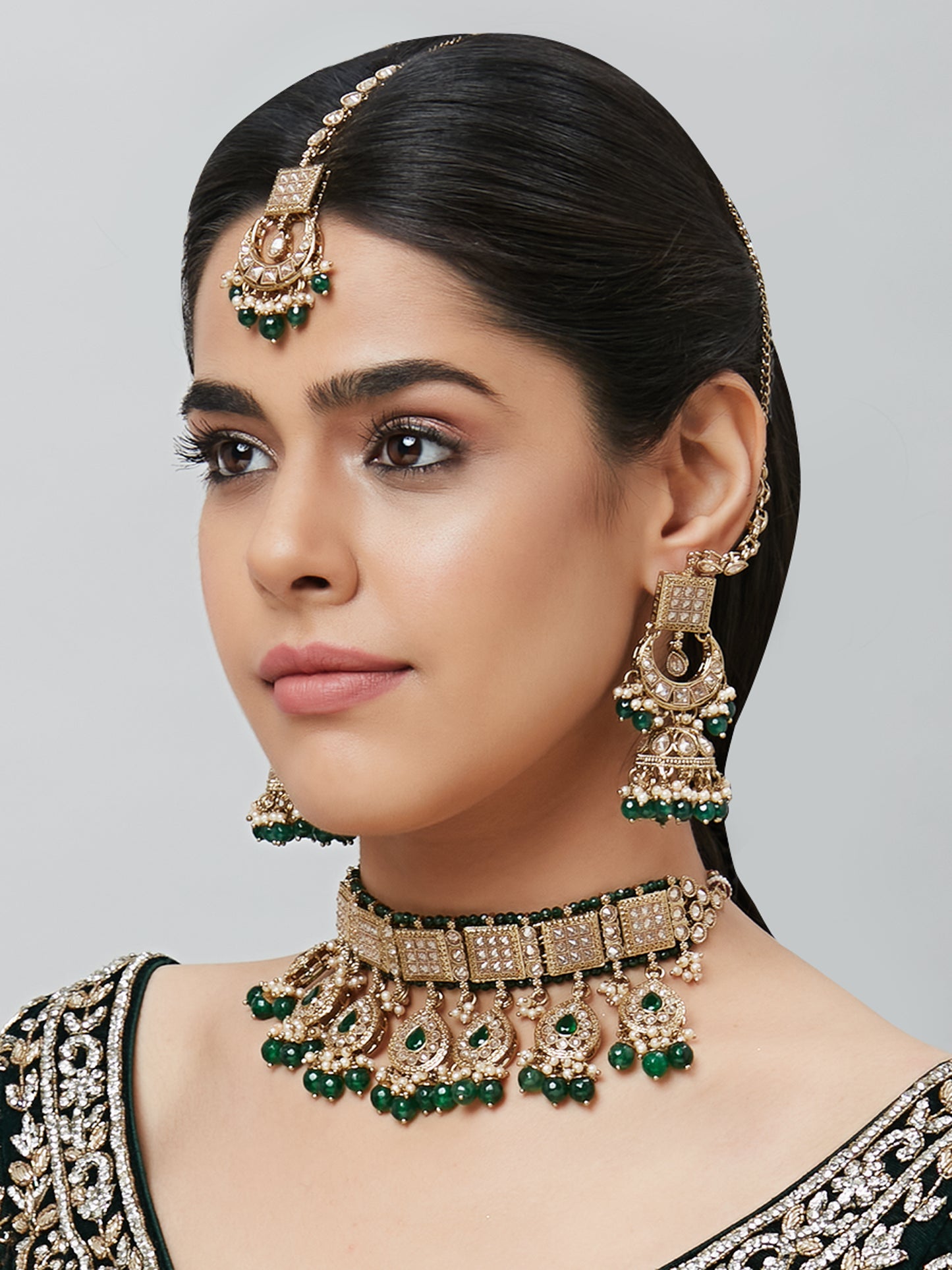 Kundan Necklace Set W/Earrings & Mang Tikka NSD8