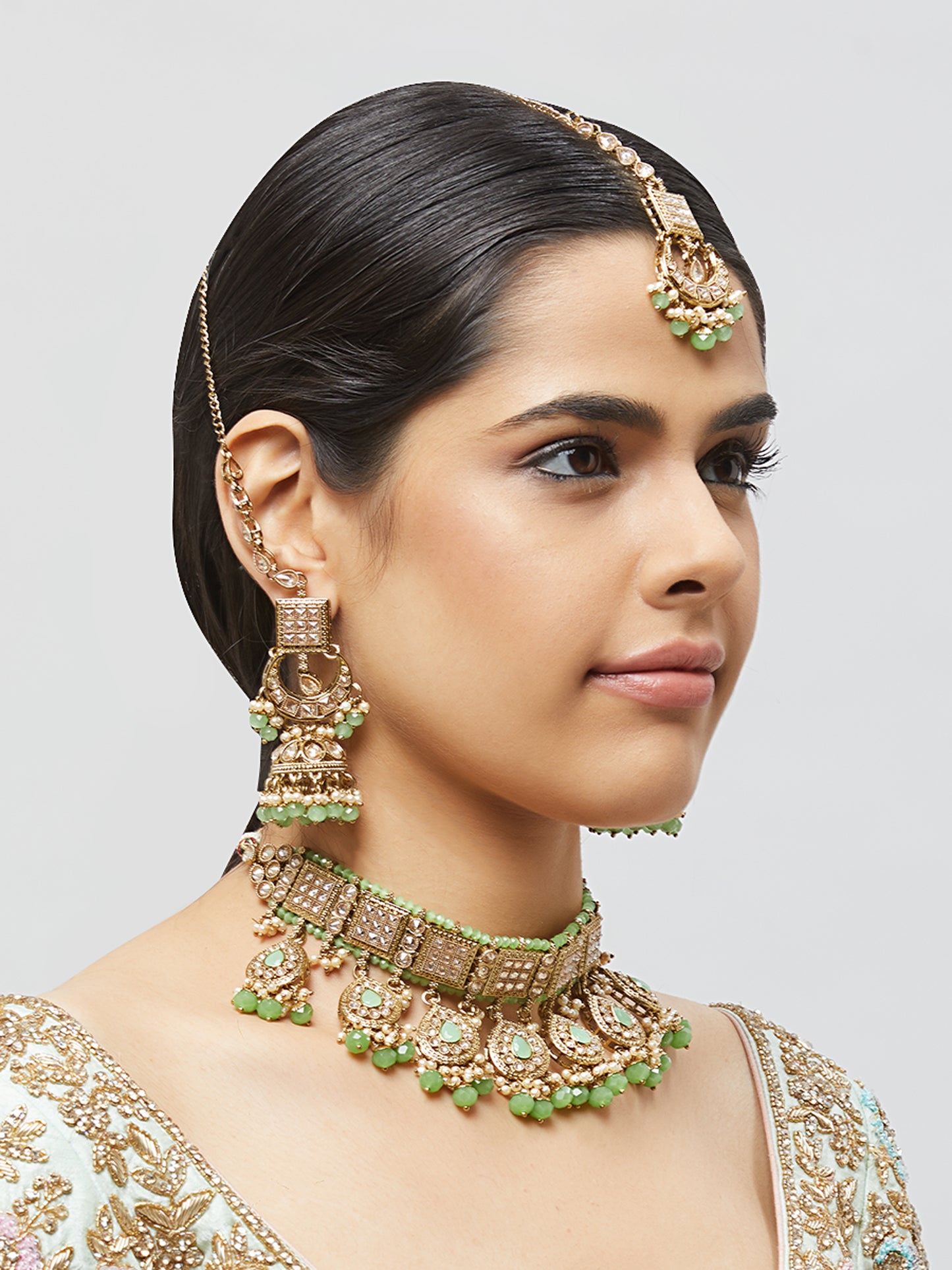 Kundan Necklace Set W/Earrings & Mang Tikka NSD8