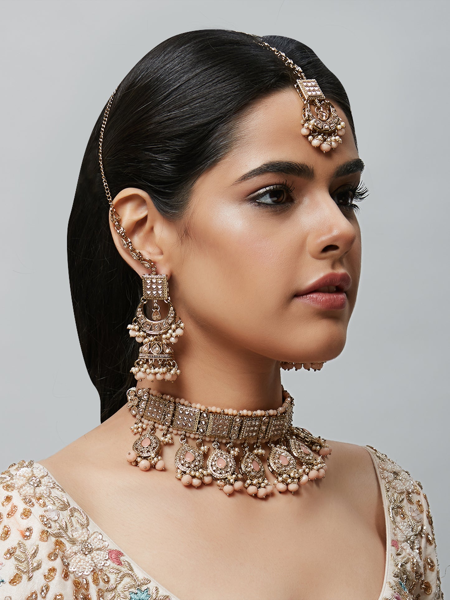 Kundan Necklace Set W/Earrings & Mang Tikka NSD8