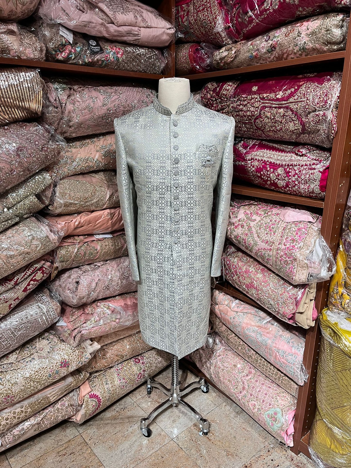 Mens Sherwani - D054