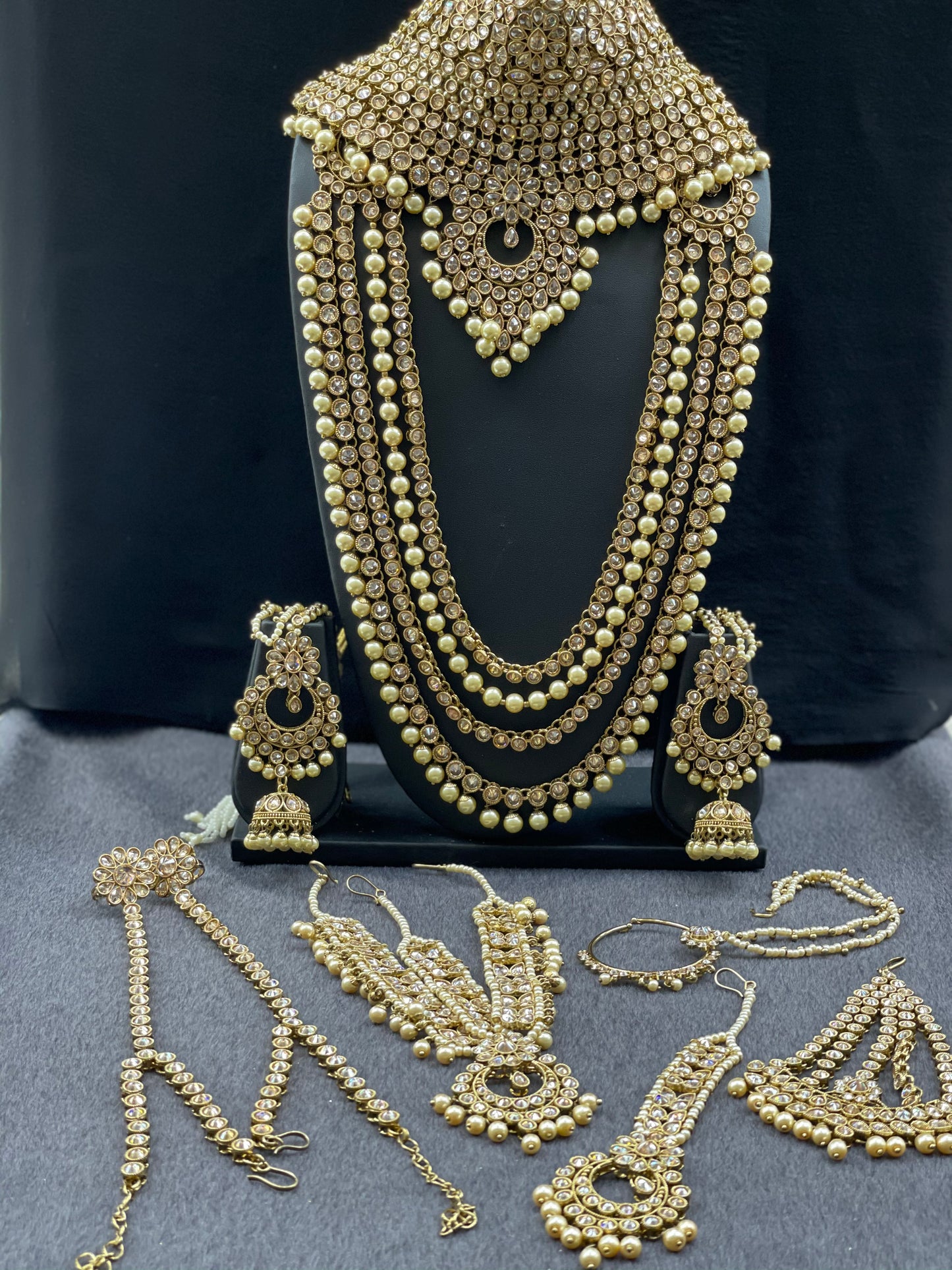 Maharani Gyatri Bridal Set