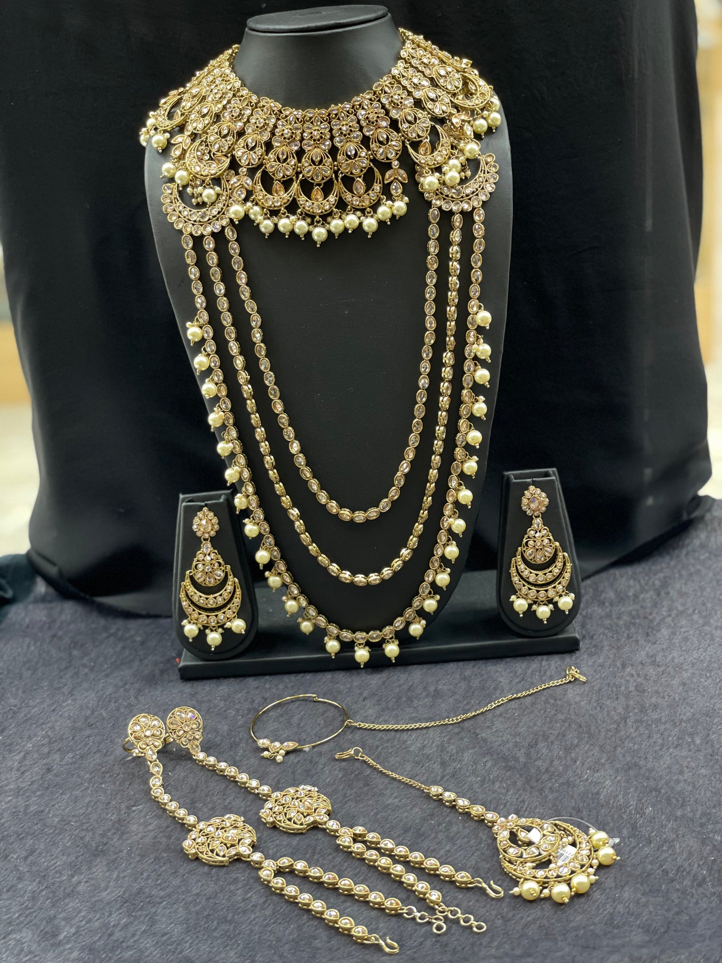 Chandarika Bridal Set